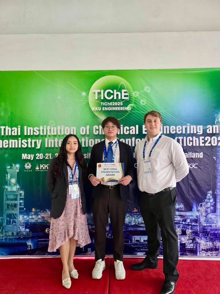 Congratulations to Mr. Kanthaphan Punnaanan, our lab member, on receiving